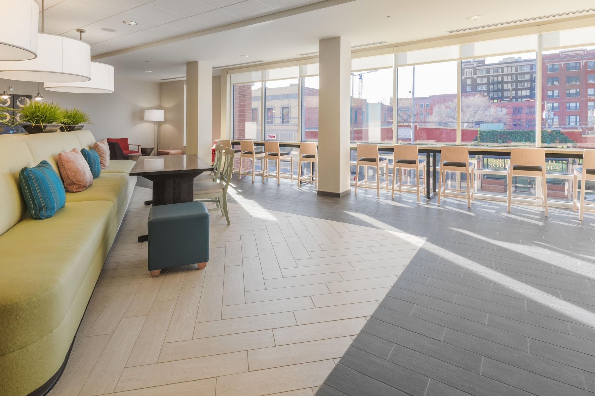 Home2 Suites Kansas City Downtown Exterior photo